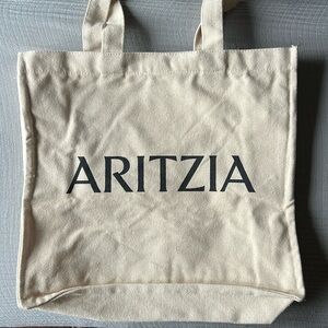Brand New Aritzia Tote (with structured bottom)